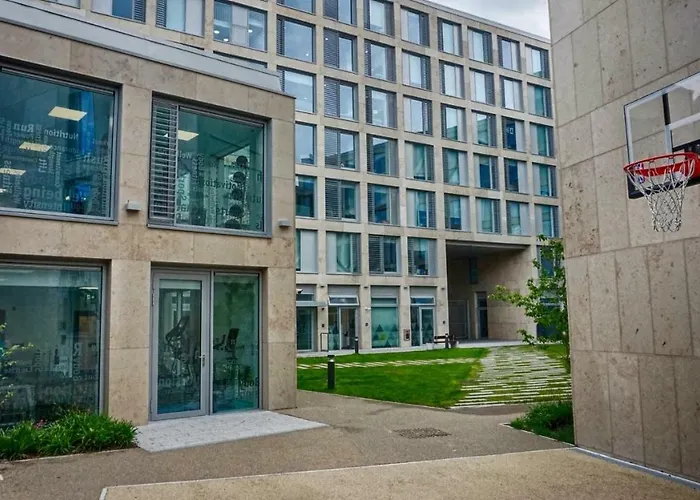 Апартаменты Destiny Student - Tannery